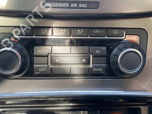 Używane Panel klimatyzacji / ogrzewania VW PASSAT B6 Variant (3C5) 1.6 TDI (105 hp) 25697268