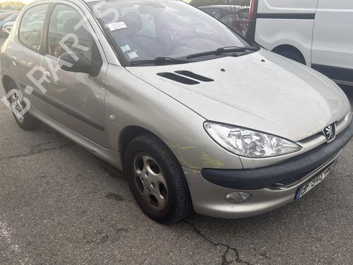 Left headlight PEUGEOT 206 Hatchback (2A/C) 2.0 HDI 90 | BP31863227C28 