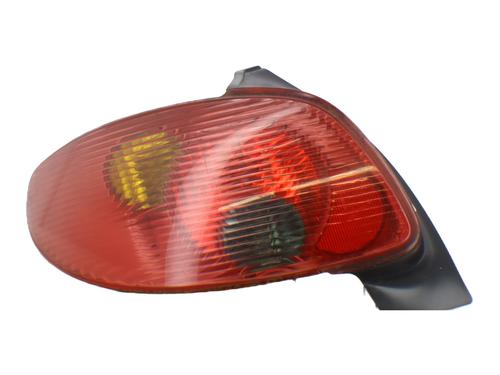 Venstre baglygte PEUGEOT 206 Hatchback (2A/C) 1.1 i (60 hp) 31863215