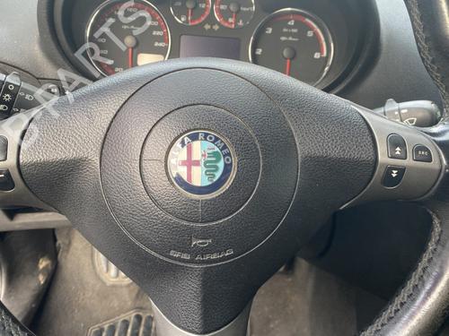 Used Driver airbag ALFA ROMEO 147 (937_) 1.9 JTDM 16V (937.AXN1B, 937.AXZ1B) (170 hp) 32165087
