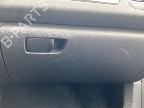 glove-box-renault-megane-iv-hatchback-b9amn_-2015-25678614 main image