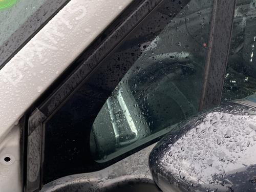 front-left-quarter-glass-peugeot-2008-i-cu_-2013-31926131 main image