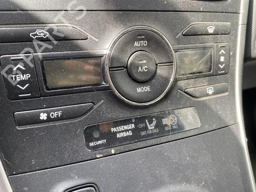 climate-control-toyota-auris-_e15_-2006-2007-2008-2009-2010-2011-2012-2013-29140153 main image