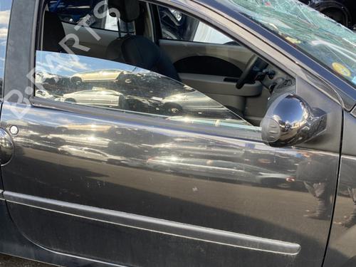 Used Right front door RENAULT TWINGO II (CN0_) 1.5 dCi (CN0E) (64 hp) 29193829