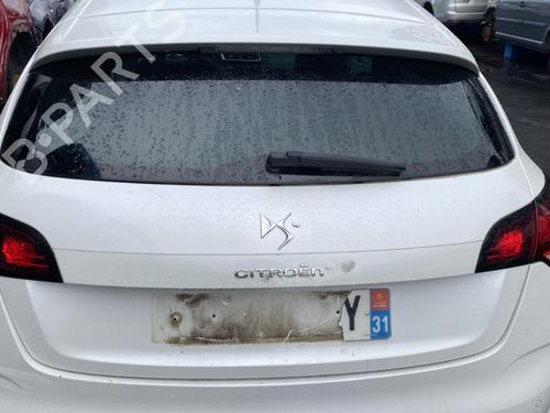 Feu arrière droit CITROËN DS4 (NX_) 1.6 HDi 115 (114 hp) 31926187