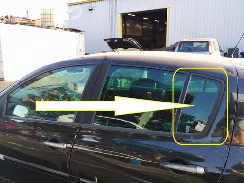 rear-left-door-window-renault-clio-iii-br01-cr01-2005-2006-2007-2008-2009-2010-2011-2012-2013-2014-37527399 main image