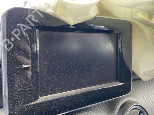 Used Radio MERCEDES-BENZ A-CLASS (W176) A 180 (176.042) (122 hp) 25672656