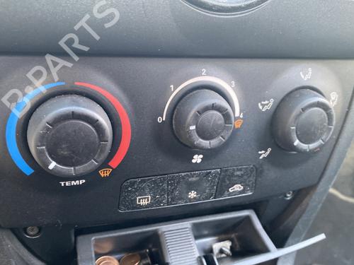 Climate control FIAT STILO (192_) 1.9 JTD (192_XF1A) 46723480