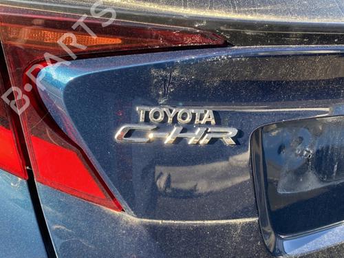 left-tailgate-light-toyota-c-hr-_x1_-2016-37750814 main image