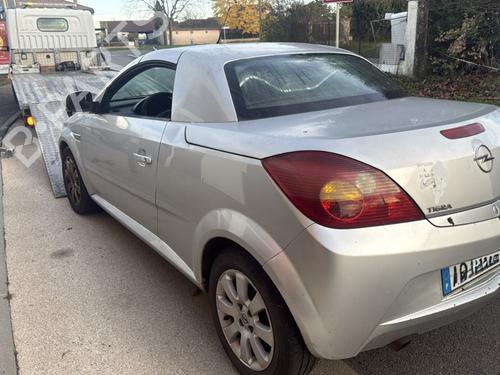 Używane Klapa tylna bagażnika OPEL TIGRA TwinTop (X04) 1.4 (R97) (90 hp) 30930765