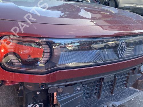 Used Front bumper reinforcement RENAULT 4 E-Tech 150 (PDA1) (150 hp) 30153816