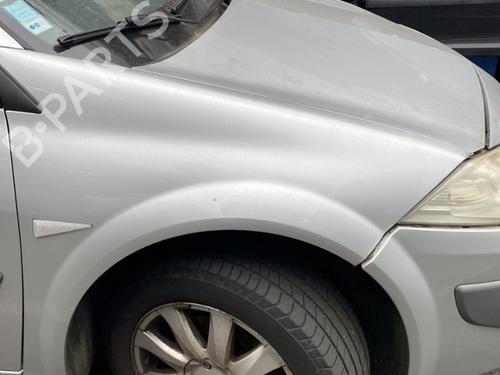 Forskærm Højre RENAULT MEGANE II (BM0/1_, CM0/1_) 1.6 16V (112 hp) 30725650