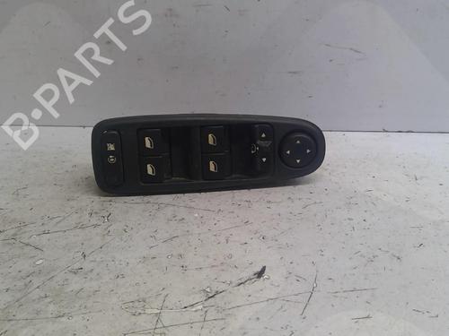 Used Left front window switch NISSAN X-TRAIL I (T30) 2.2 dCi 4x4 (136 hp) 25687608
