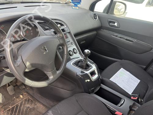 Brugte PEUGEOT 5008 (0U_, 0E_) 1.6 HDi (110 hp) 4480998