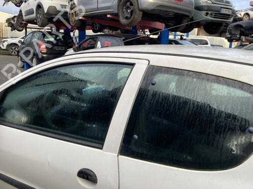 Retrovisor esquerdo Retrovisor esquerdo PEUGEOT 206 Hatchback (2A/C) 1.4 HDi eco 70 (68 hp) 25677769 25677769
