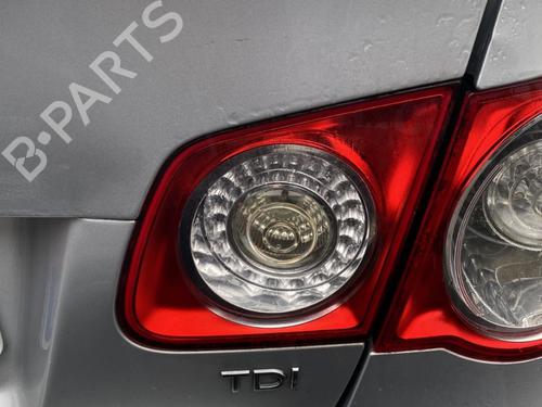 Right tailgate light VW JETTA III (1K2) 1.6 TDI | BP31775439C80