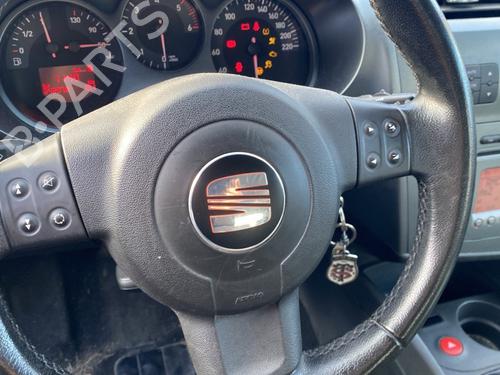 Used Driver airbag SEAT LEON (1P1) 1.9 TDI (105 hp) 30444455