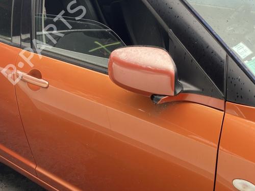 right-front-door-suzuki-swift-iii-mz-ez-2005-30090713 main image
