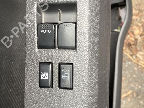 Venstre fortil elrude kontakt Venstre fortil elrude kontakt OPEL AGILA B (H08) 1.2 (F68) (86 hp) 33610696 33610696