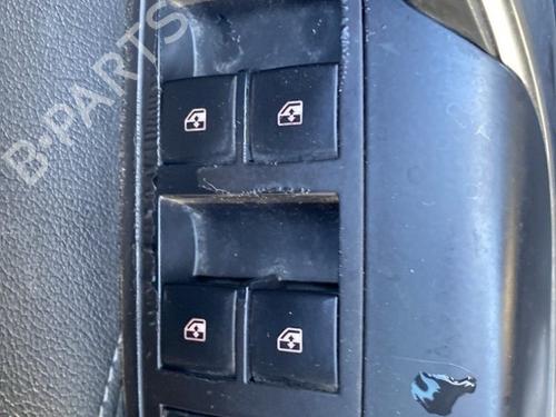 Venstre fortil elrude kontakt OPEL INSIGNIA A (G09) 2.0 CDTI (68) (131 hp) 32030547