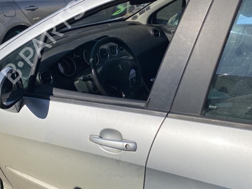 Dør venstre fortil PEUGEOT 308 SW I (4E_, 4H_) 1.6 HDi (109 hp) 33213959