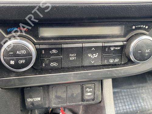 Used Climate control TOYOTA AURIS (_E18_) 1.6 (ZRE181_, ZRE185_, ZRE185R, ZRE181R) (132 hp) 30520248