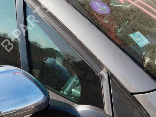 front-right-quarter-glass-peugeot-2008-i-cu_-2013-37651752 main image
