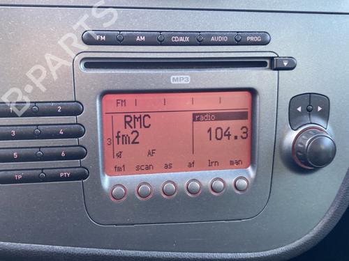 Used Radio SEAT LEON (1P1) 1.9 TDI (105 hp) 30444457
