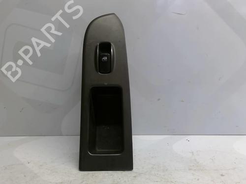 Used Right front window switch HYUNDAI TRAJET (FO) 2.0 CRDi (113 hp) 25687546