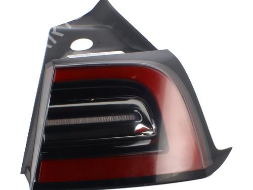 Used Right taillight TESLA MODEL Y (5YJY) EV (256 hp) 30600654