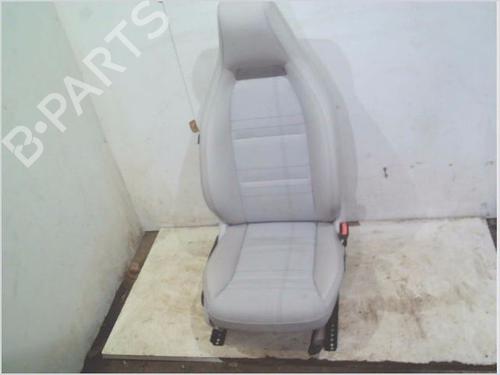 Used Right front seat MERCEDES-BENZ A-CLASS (W176) A 200 CDI (176.001) (136 hp) 30889128
