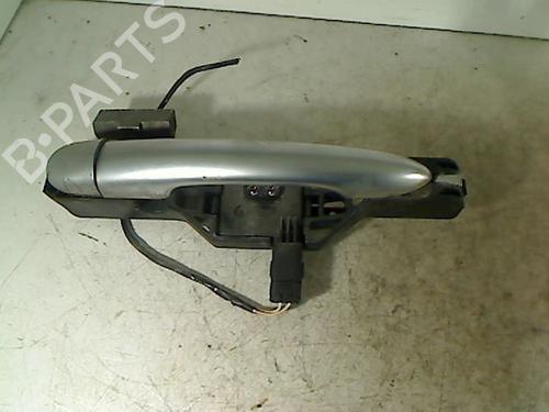 Højre fortil udvendigt håndtag RENAULT LAGUNA II (BG0/1_) 2.0 16V IDE (BG0N) (140 hp) 26067843
