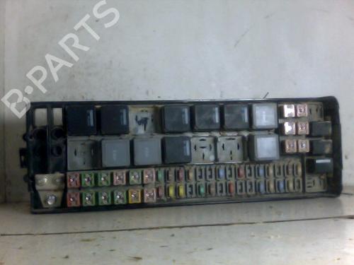 Used Fuse box LAND ROVER RANGE ROVER SPORT I (L320) 3.6 D 4x4 (272 hp) 26081143