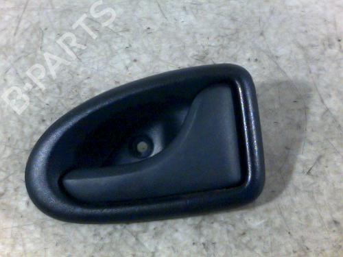 Used Front right interior door handle RENAULT MEGANE I (BA0/1_) 1.9 dTi (BA08, BA0N) (98 hp) 26068798