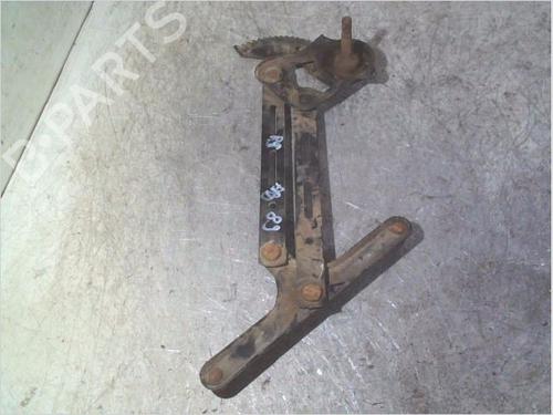 Używane Mechanizm podnoszenia szyby tylnej prawej RENAULT 9 (L42_) 1.4 (L422, L42C) (60 hp) 28361541