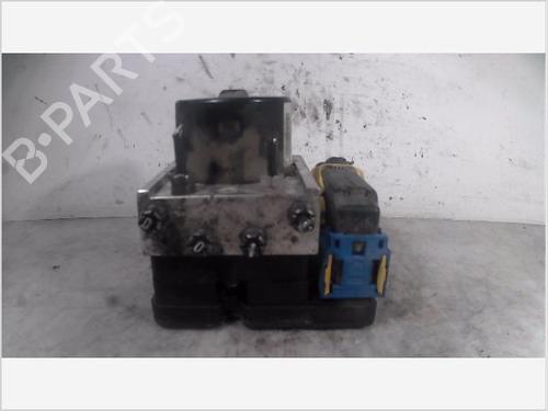 Used ABS pump RENAULT TWINGO II (CN0_) 1.5 dCi 75 (75 hp) 26099840