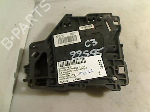 Used Fuse box CITROËN C3 II (SC_) 1.6 BlueHDi 75 (75 hp) 28324220