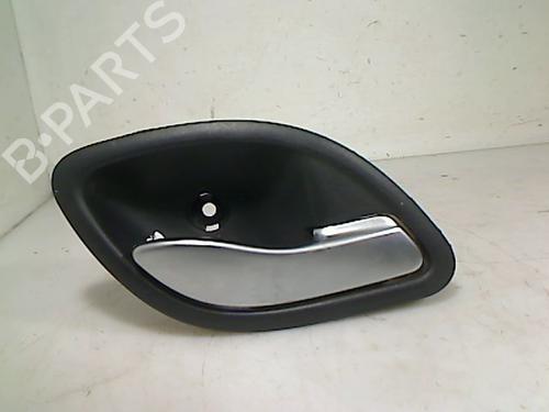 Used Front right interior door handle RENAULT LAGUNA II (BG0/1_) 1.9 dCi (BG08, BG0G) (120 hp) 26075731