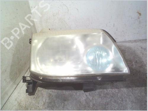 Used Right headlight NISSAN X-TRAIL I (T30) 2.2 Di 4x4 (114 hp) 27477252
