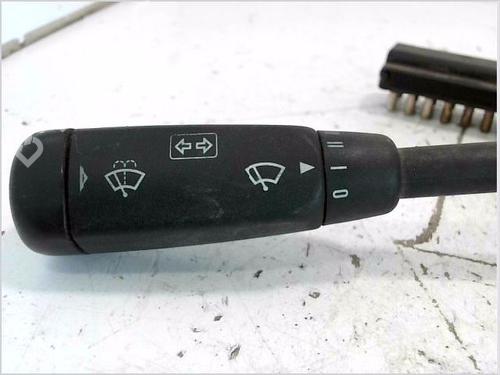 Switch MERCEDES-BENZ 124 Saloon (W124) 200 D (124.120) | BP28543622I30