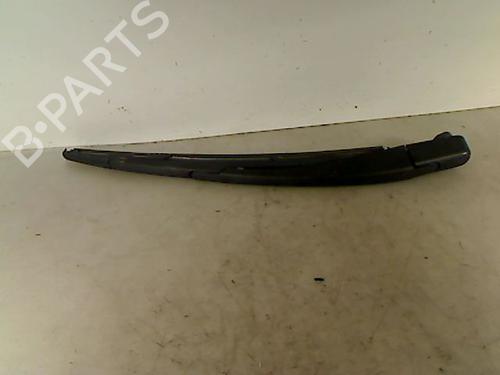 Used Rear windshield wiper arm RENAULT MEGANE III Grandtour (KZ0/1) 1.5 dCi (KZ09, KZ0D, KZ1G, KZ29, KZ14, KZ1W, KZ10, KZ1F,... (110 hp) 26069290