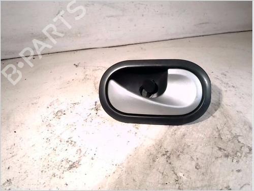 Used Front right interior door handle RENAULT TWINGO II (CN0_) 1.2 16V (CN04, CN0B) (75 hp) 26108571