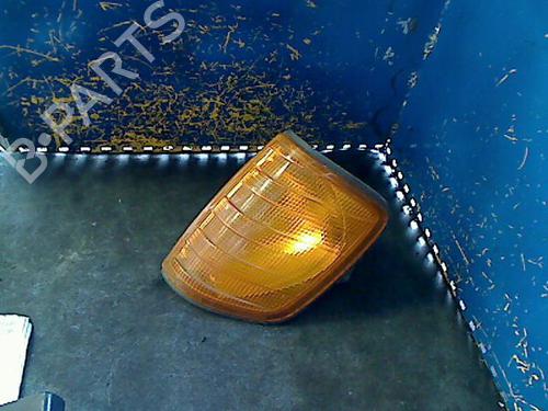 Intermitente delantero izquierdo MERCEDES-BENZ 124 Saloon (W124) 200 D (124.120) (72 hp) 26085247