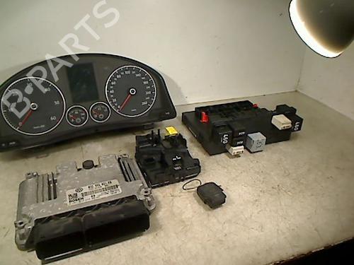Used Engine control unit (ECU) Engine control unit (ECU) VW GOLF PLUS V (5M1, 521) 1.9 TDI (105 hp) 33002596 33002596