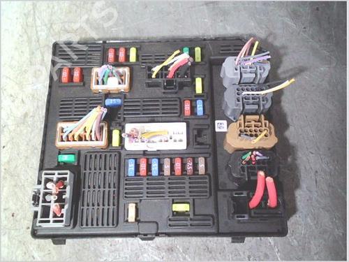 Used Fuse box Fuse box 38950801 38950801