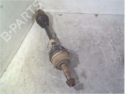 Aandrijfas links voor TOYOTA YARIS (_P13_) 1.4 D (NLP130_, NLP130) (90 hp) 29479531