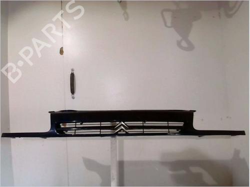 Used Grille CITROËN SAXO (S0, S1) 1.4 VTS (75 hp) 26107755