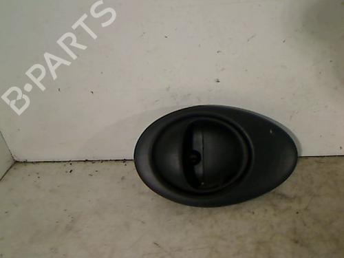 Używane Klamka wewnętrzna drzwi tylnych prawych CHEVROLET MATIZ (M200, M250) 0.8 (52 hp) 31823149