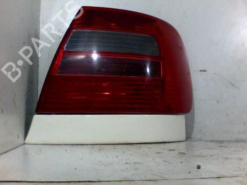 Højre baglygte AUDI A4 B5 (8D2) 1.9 TDI (110 hp) 29815464