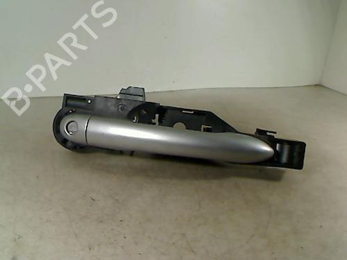 Used Front left exterior door handle RENAULT CLIO III (BR0/1, CR0/1) 1.5 dCi (75 hp) 26084666